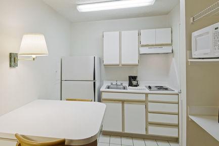 Hometowne By Red Roof Dallas - North - Tollway Motel 2*