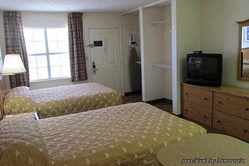 Hometowne By Red Roof Dallas - North - Tollway